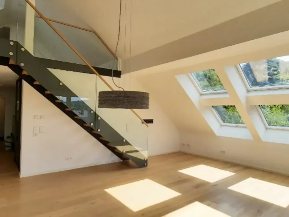 Kurzfristig frei: 4,5-Zimmer-Maisonettewohnung mit vielen Extras!