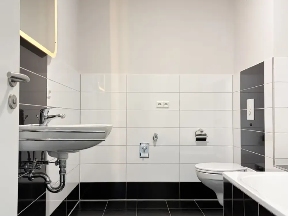 Charming Maisonette Apartment with Balcony in Leipzig Zentrum-West