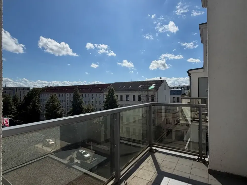 Charming Maisonette Apartment with Balcony in Leipzig Zentrum-West