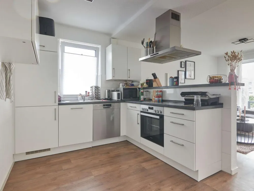 Modern 3-Room Ground Floor Apartment with Large Sun Terrace and Underground Parking in Achim-Bierden