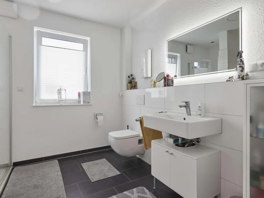 Modern 3-Room Ground Floor Apartment with Large Sun Terrace and Underground Parking in Achim-Bierden