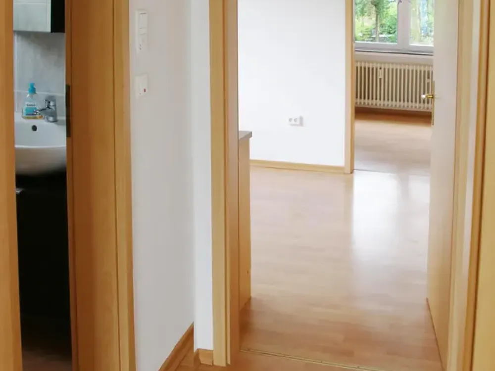 Quiet and Conveniently Located Apartment