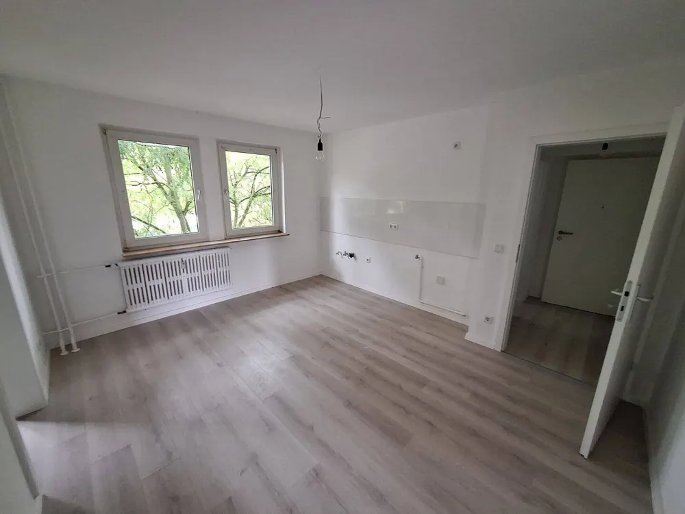 Frisch renovierte 2 Zimmer Wohnung
