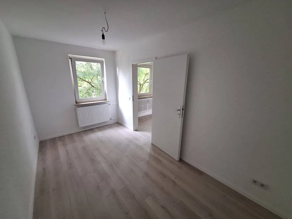 Frisch renovierte 2 Zimmer Wohnung