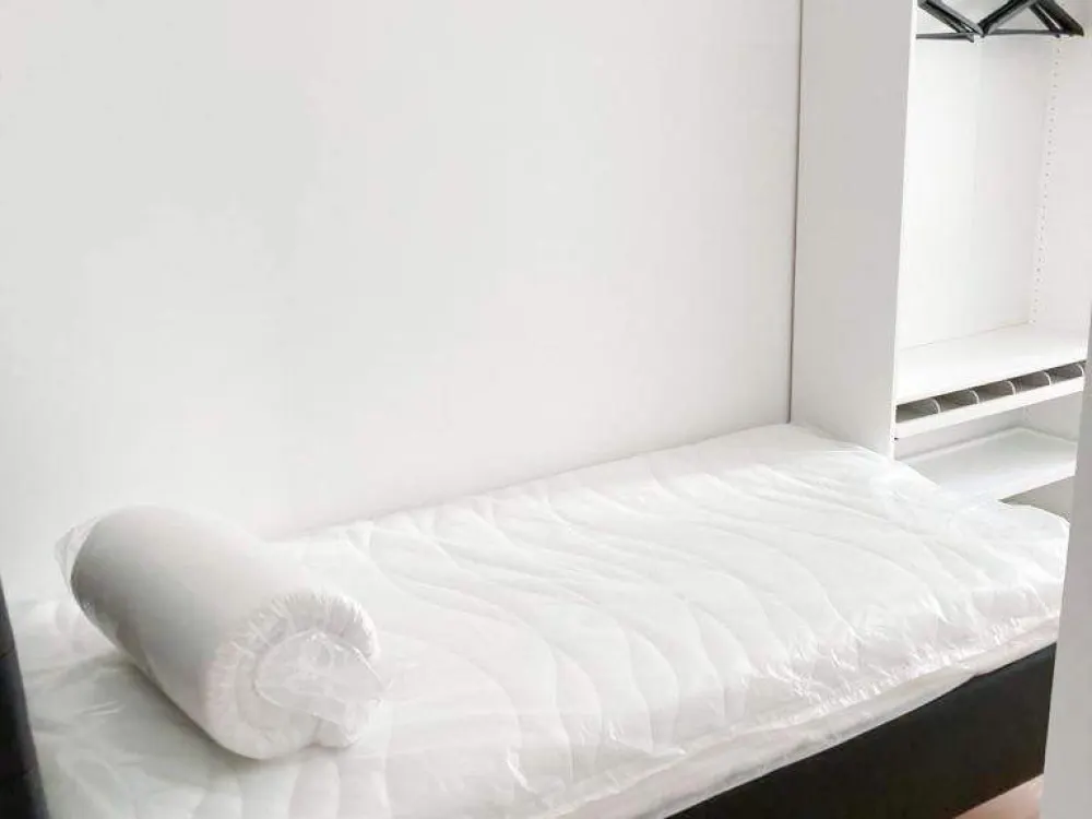 Urban Living: Möbliertes Zimmer mit eigenem Privatbad