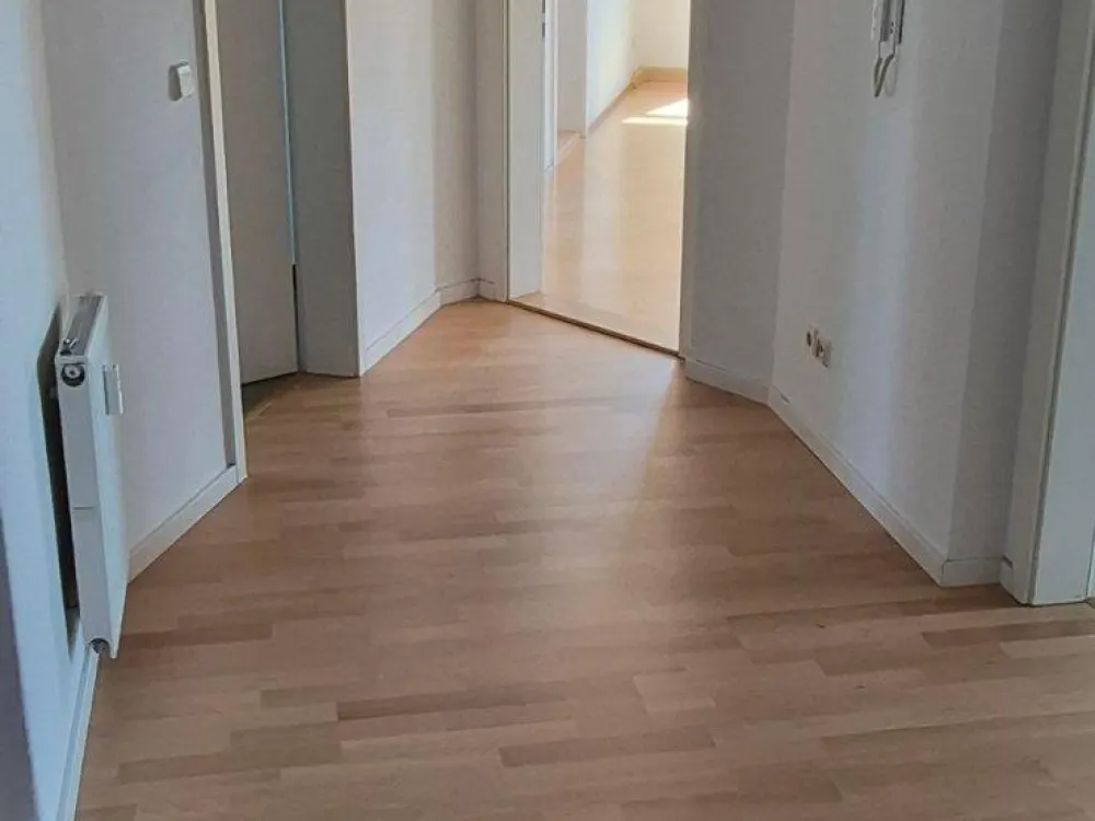 Großzügige 6-Zimmer-Maisonettewohnung mit 138 m² im Gründerzeithaus in Dresden-Cotta