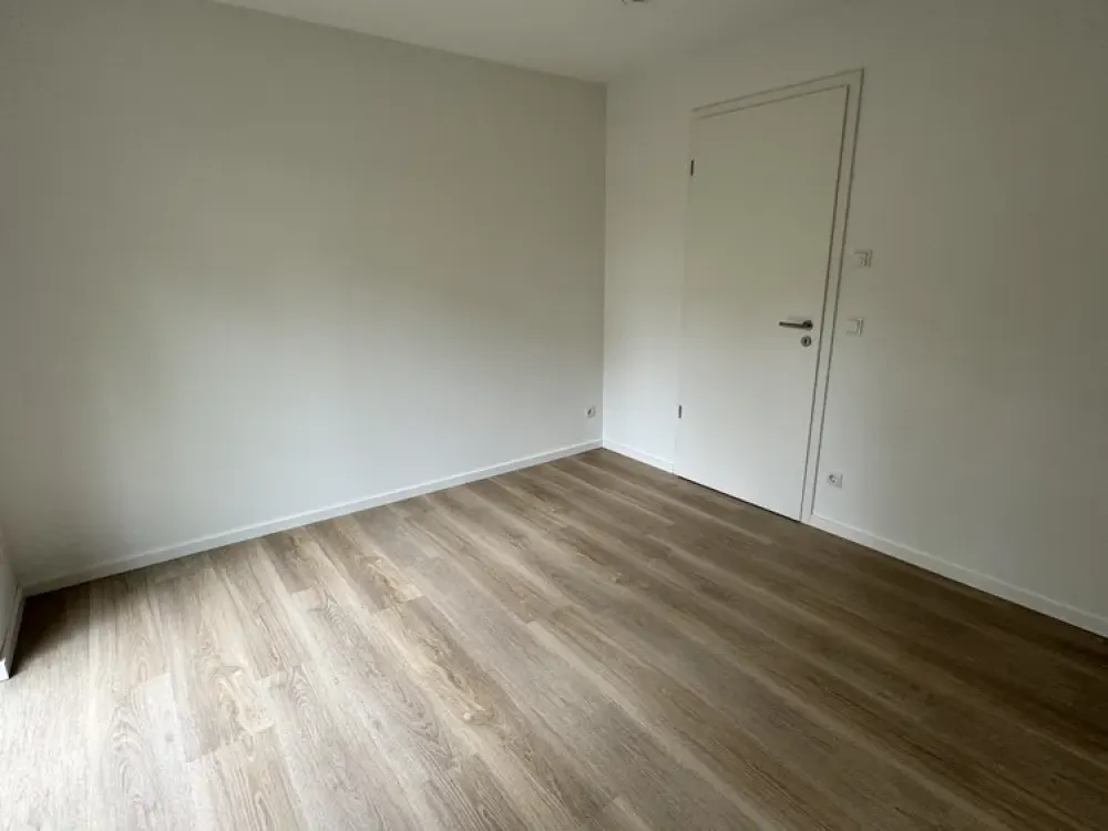 Neubau: Moderne 3-Zimmer-Wohnung mit eigenem Gartenanteil