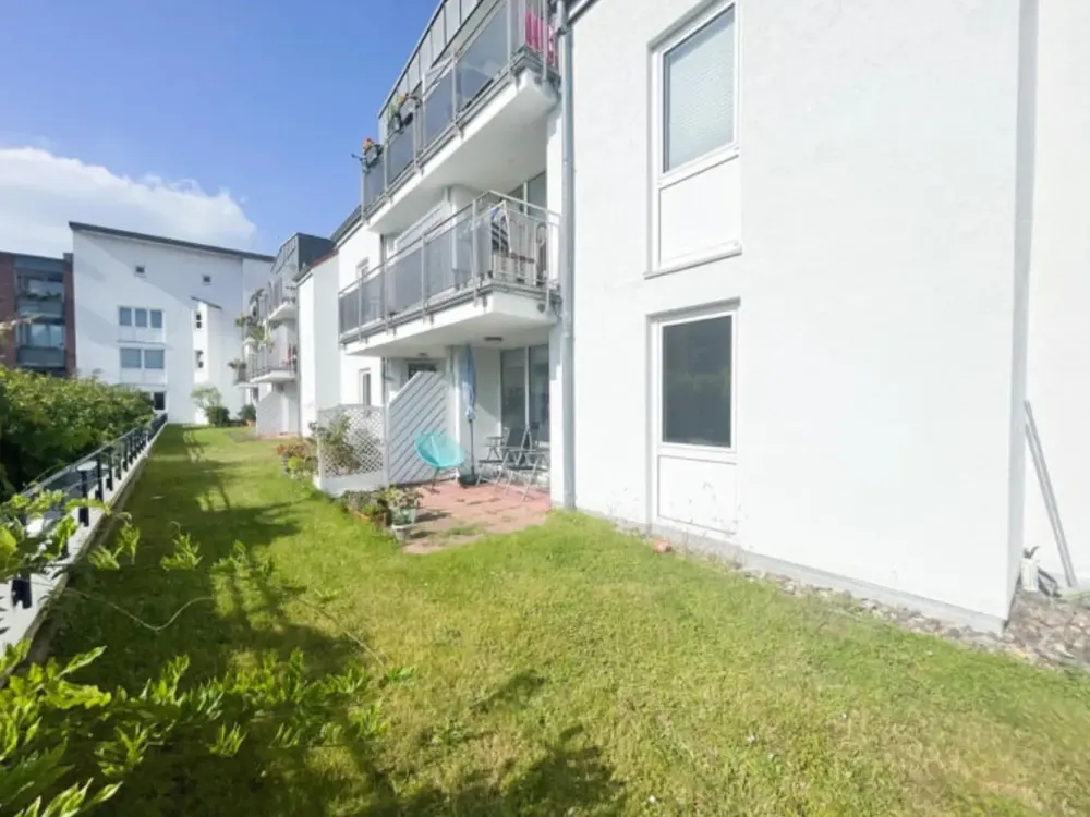 Fully Furnished Apartment on Leineinsel - 2 Rooms, 55 m² with Terrace and Underground Parking Space