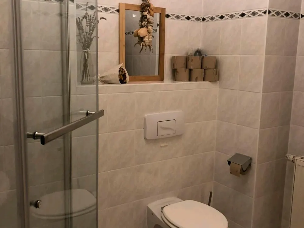 geräumige 2 Raum Wohnung von Nov.-März