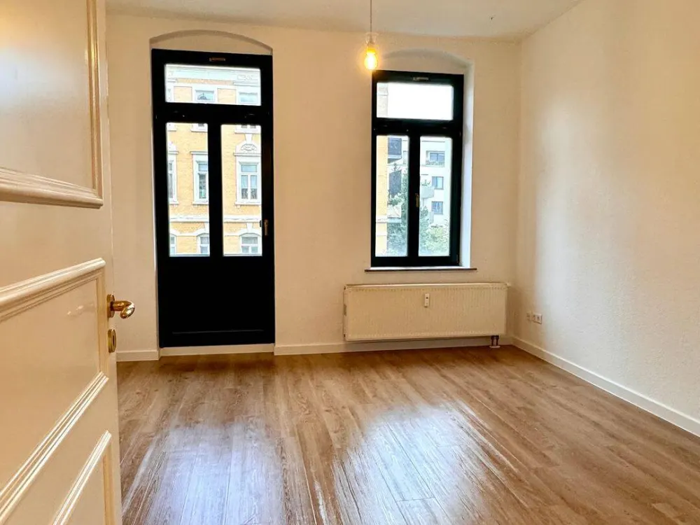 Rarität! Frisch saniert und mit viel Platz - Moderne 4,5-Zimmer-Wohnung im Denkmal