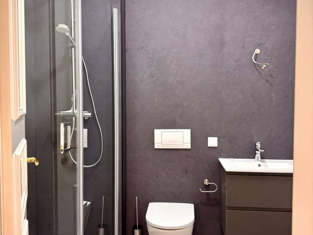 Rarität! Frisch saniert und mit viel Platz - Moderne 4,5-Zimmer-Wohnung im Denkmal