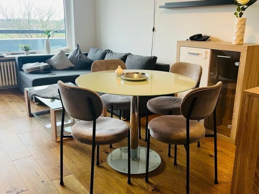 Geräumige 1-Zimmer-Wohnung mit Balkon und Einbauküche in München