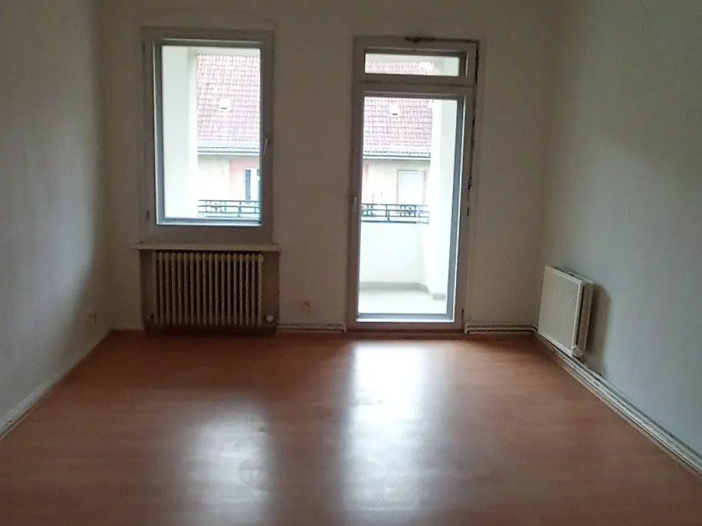 Viel Platz in 2 Zimmern und Balkon in Berlin Reinickendorf