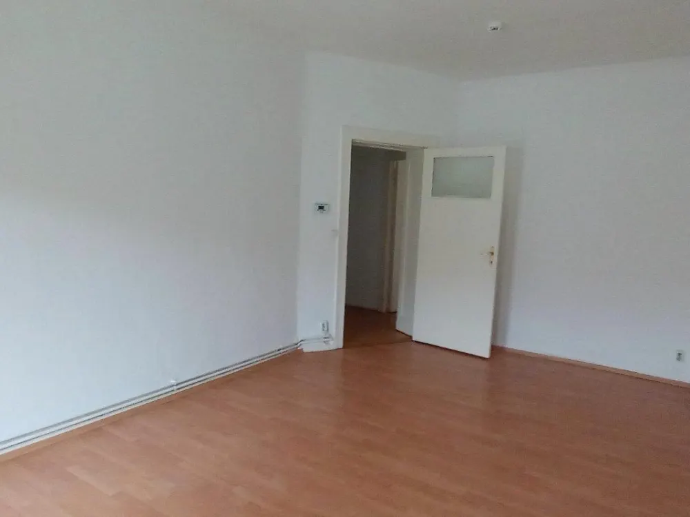 Viel Platz in 2 Zimmern und Balkon in Berlin Reinickendorf