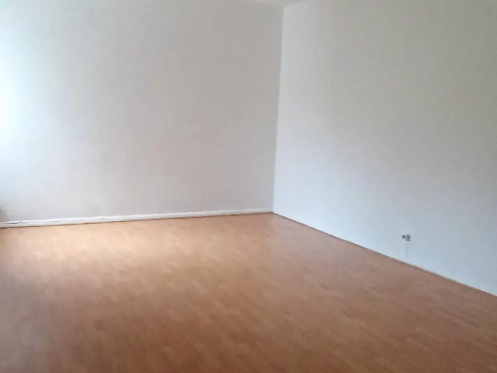 Viel Platz in 2 Zimmern und Balkon in Berlin Reinickendorf
