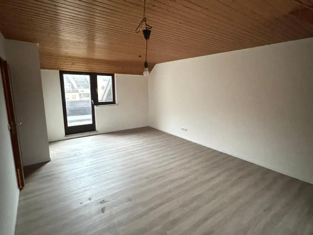 Zentrale 2-Zimmer-Wohnung mit EBK und Balkon