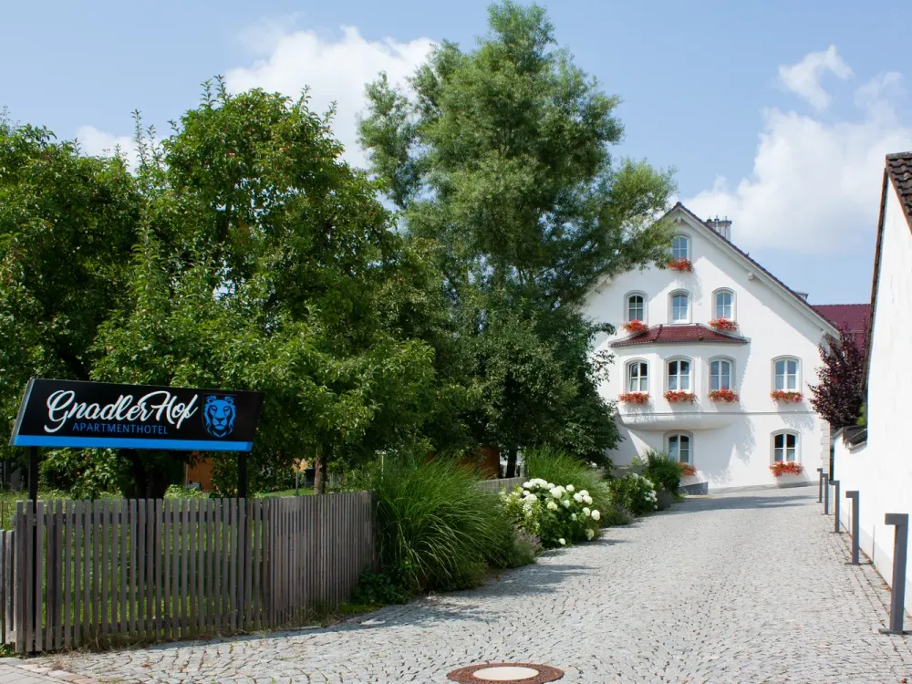 Furnished, Quiet Apartment with Full Amenities