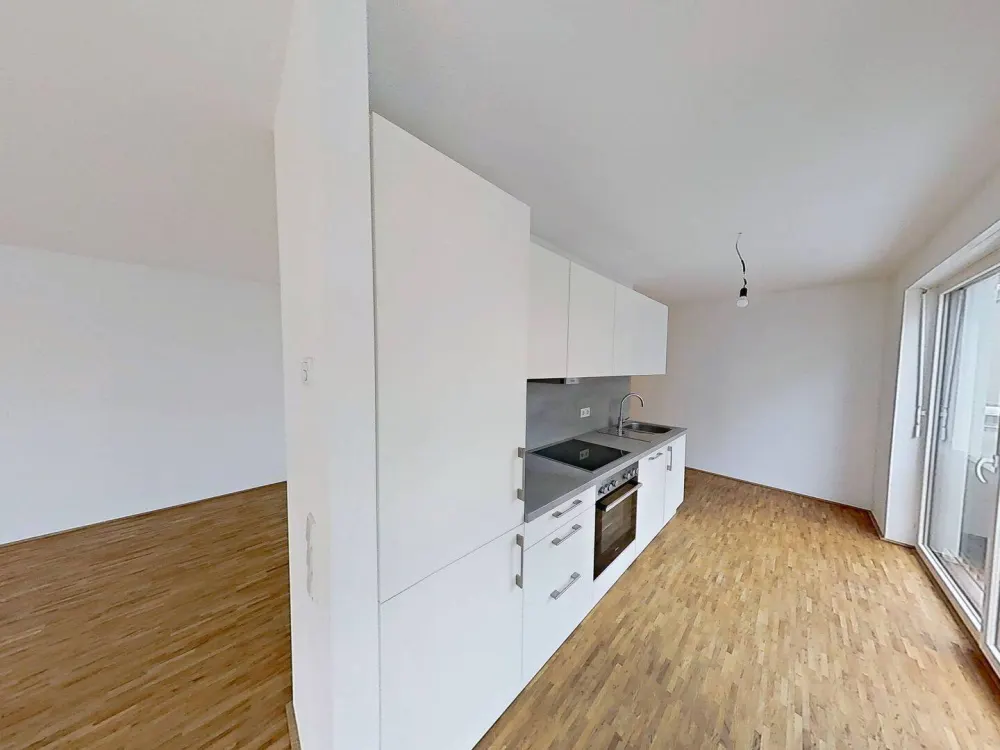 Stylish 2-Room Apartment with Balcony and Fitted Kitchen!