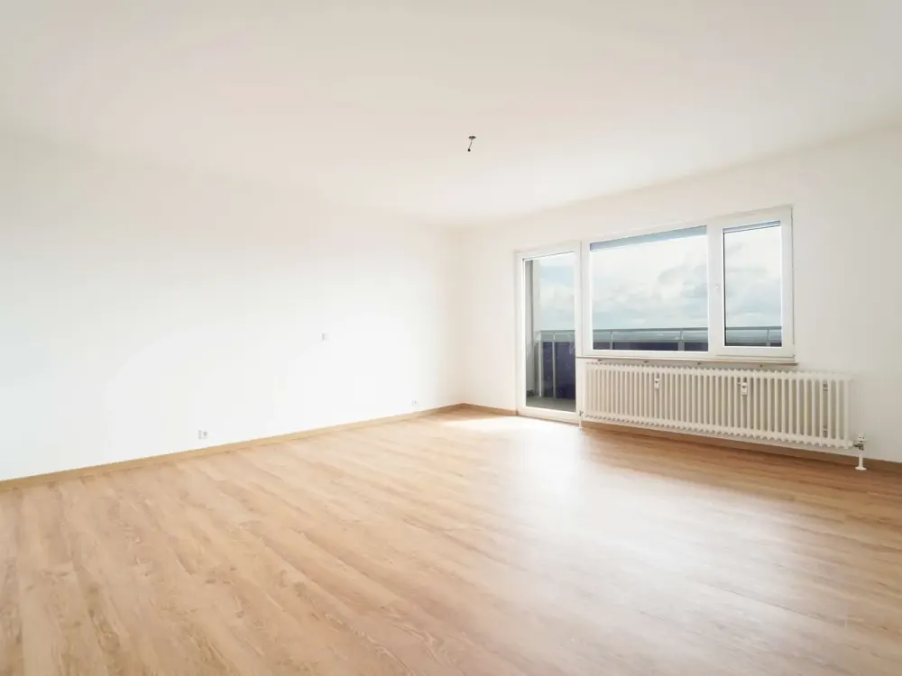 Spacious 5.5-Room Apartment in Frankfurt Bornheim