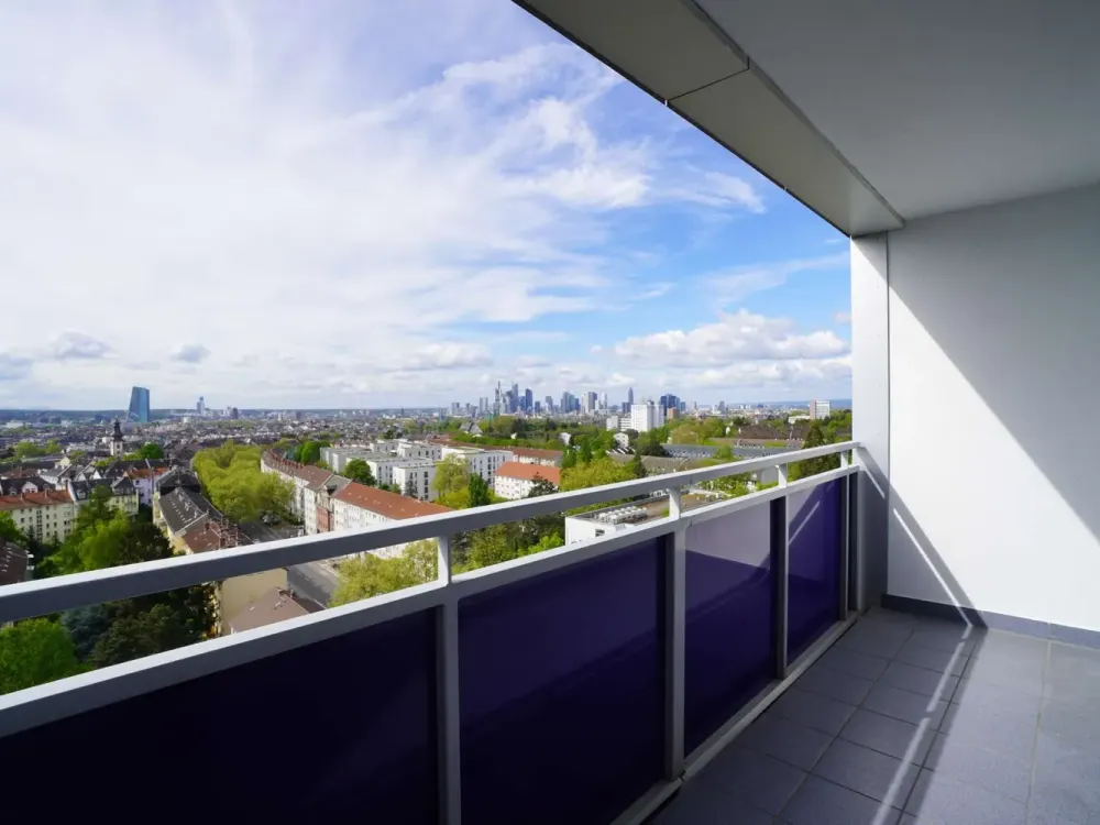 Spacious 5.5-Room Apartment in Frankfurt Bornheim