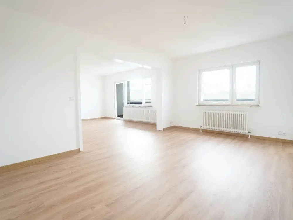 Spacious 5.5-Room Apartment in Frankfurt Bornheim