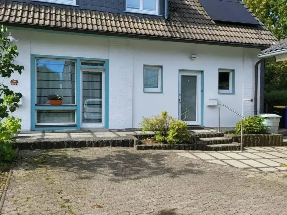 Möblierte, renovierte 2-Zimmer-EG Wohnung, Mettmann
