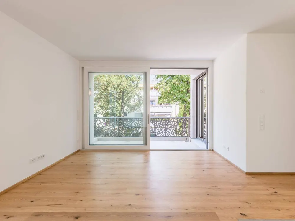 Erstbezug: Großzügige 2-Zimmer-Wohnung mit Balkon und zwei Bädern in begehrter Lage von Obermenzing