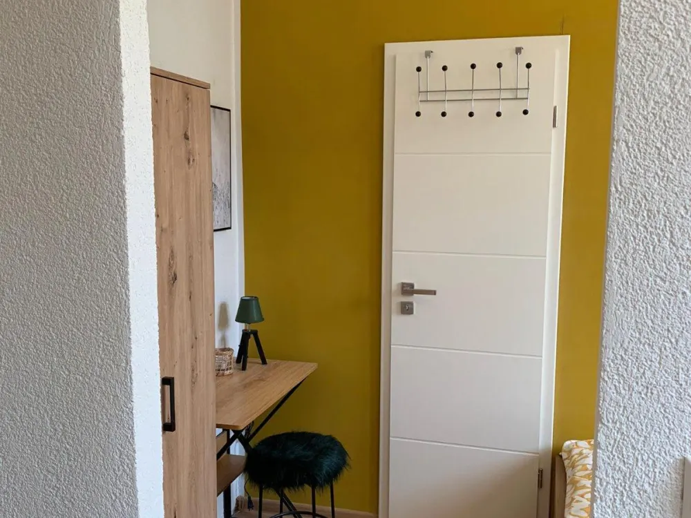 möbliertes Appartement, monatlich 790,-EUR zzgl. Nebenkosten