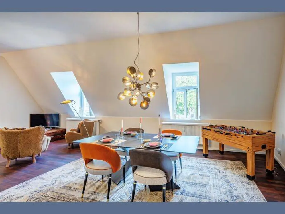 Möbliert: Individuelle Maisonettewohnung an der Theresienwiese