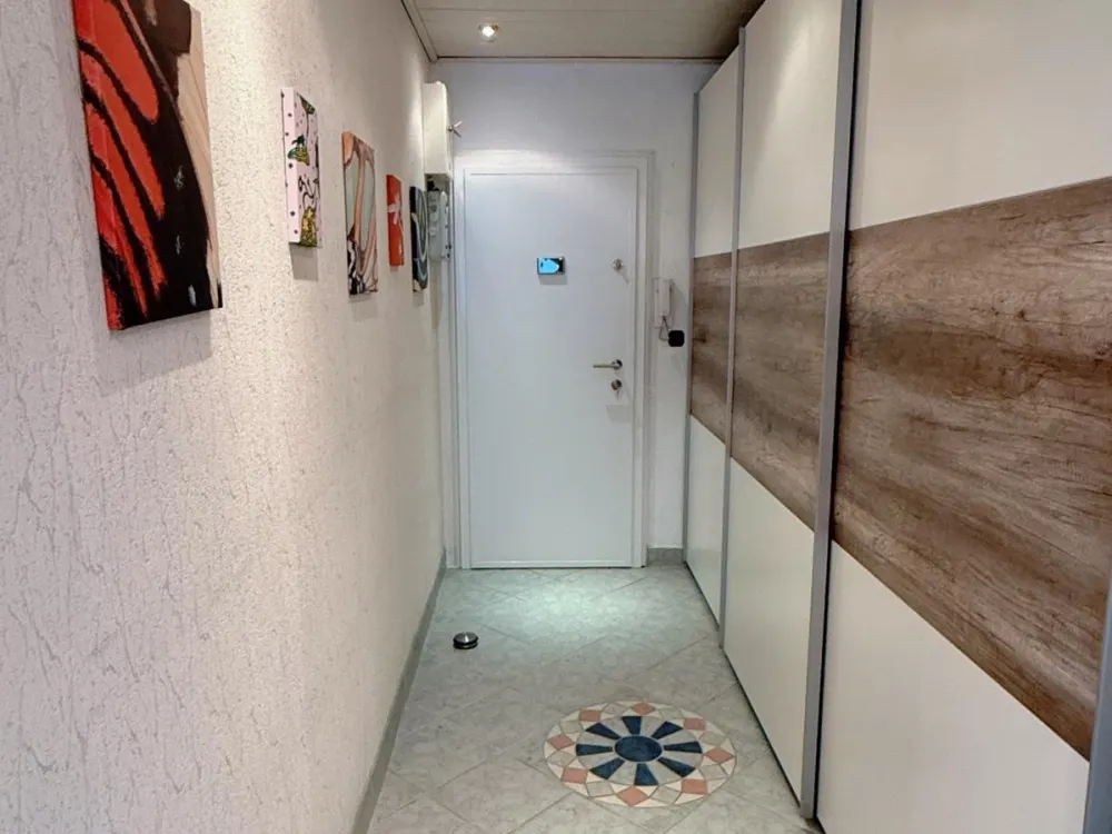 Möblierstes schönes Zimmer in WG zu vermieten AB September