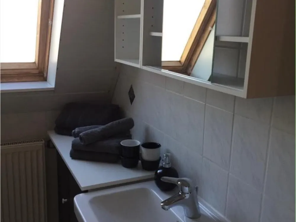 2 Zimmer vollmöblierte Wohnung gerne auch an Monteure Studenten