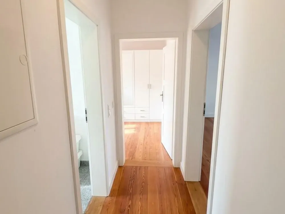 Gepflegte 2 Zimmer Altbauwohnung mit Echtholzparkett & Einbauküch