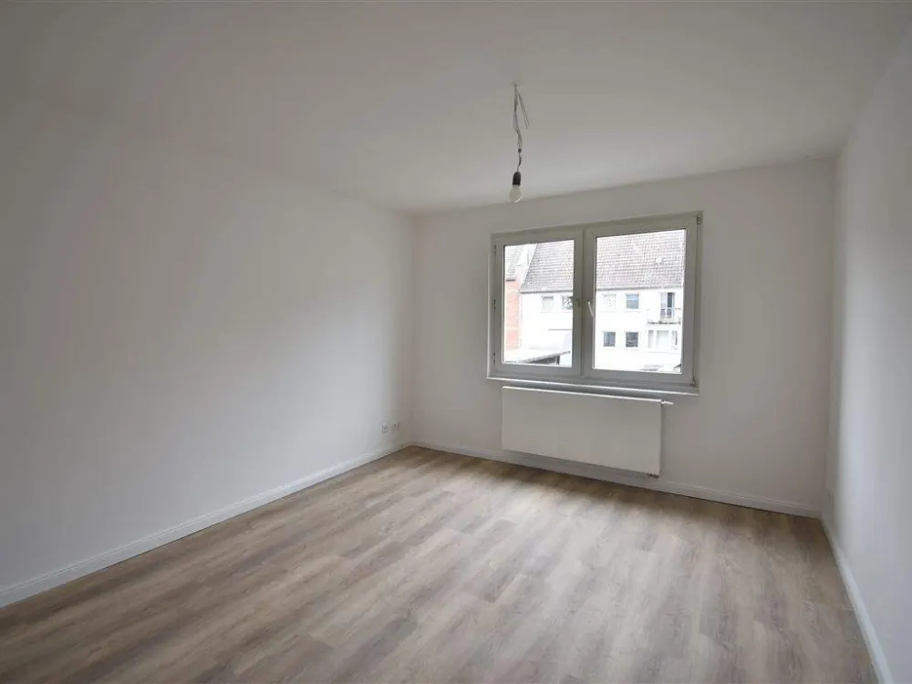 D-Altstadt! Sanierte 3-Zimmer-Wohnung ab sofort zu vermieten