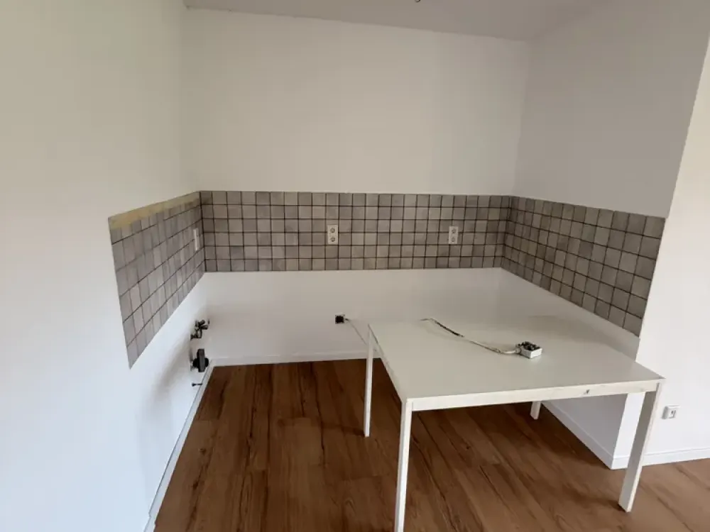 Charmante 3 Zimmer- Wohnung mit Ausblick ins Grüne in Frankfurt am Main