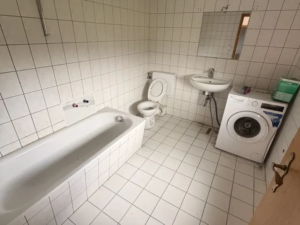 Charmante 3 Zimmer- Wohnung mit Ausblick ins Grüne in Frankfurt am Main