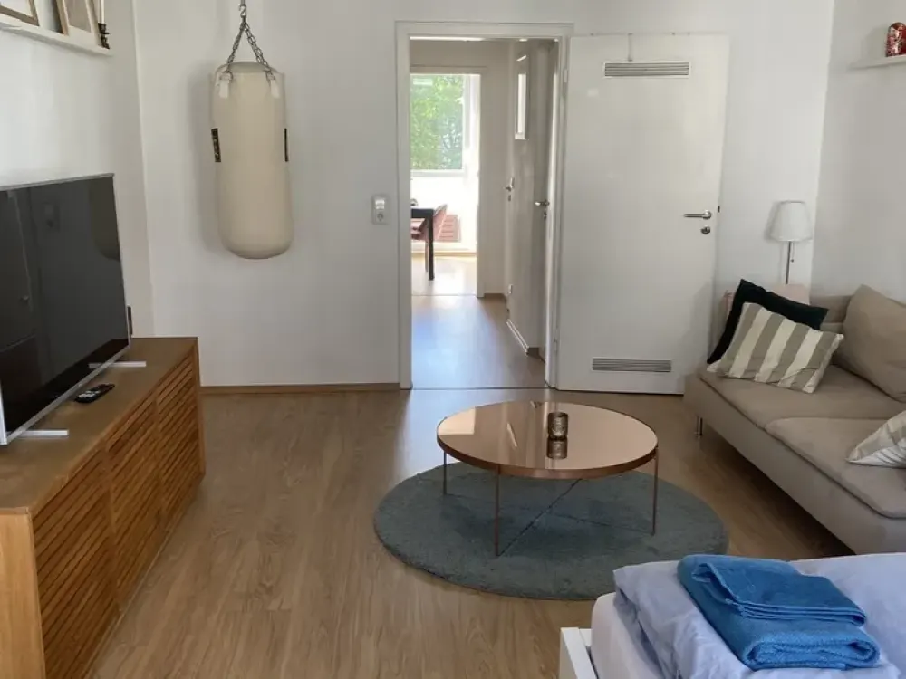 1-Zimmer-Wohnung mit Balkon direkt am Ebertplatz, Nachmieter gesucht
