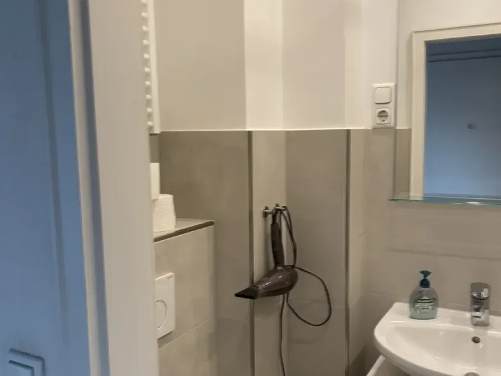 1-Zimmer-Wohnung mit Balkon direkt am Ebertplatz, Nachmieter gesucht