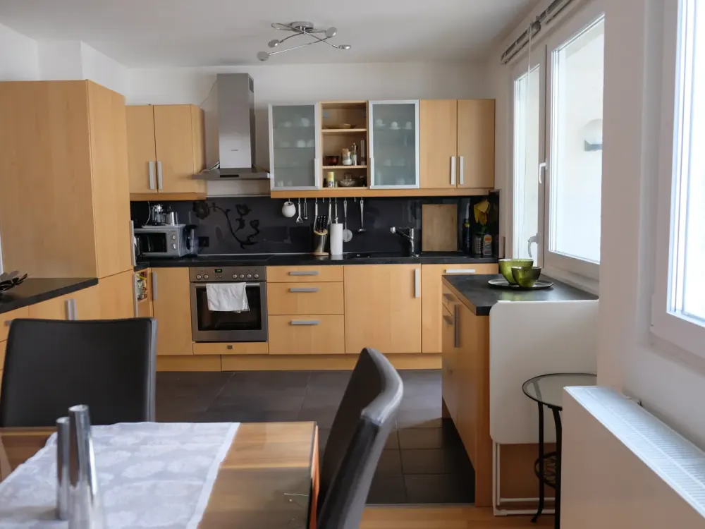 In the Heart of Cologne - Upscale Shared Apartment Room (16 sqm) with Large Balcony!