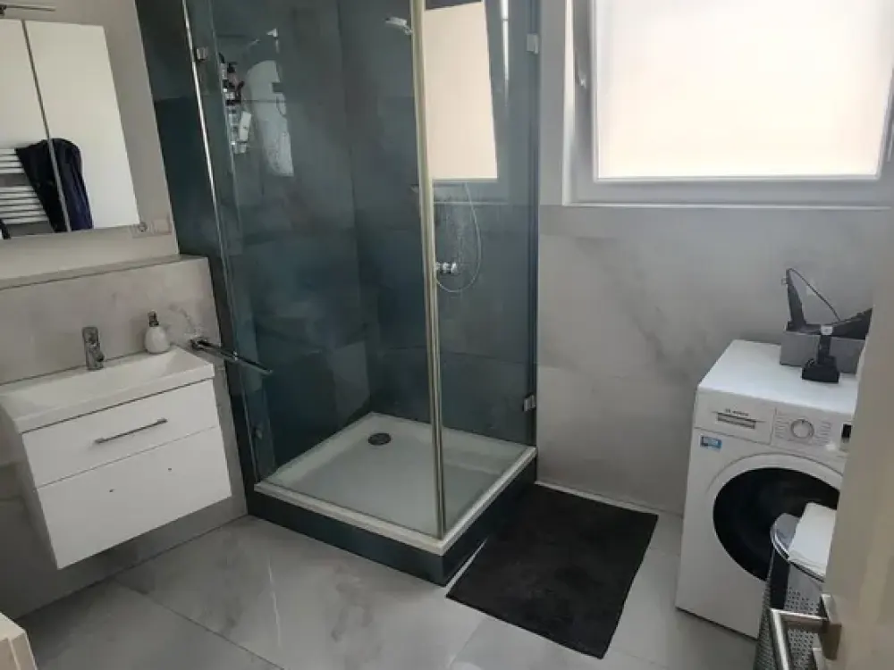 In the Heart of Cologne - Upscale Shared Apartment Room (16 sqm) with Large Balcony!