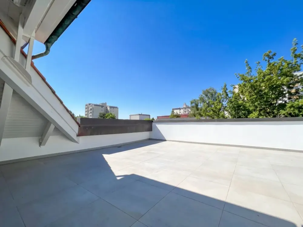 Old Building Penthouse | Large Roof Terrace | Like New | Top Modern Equipment | Double Garage