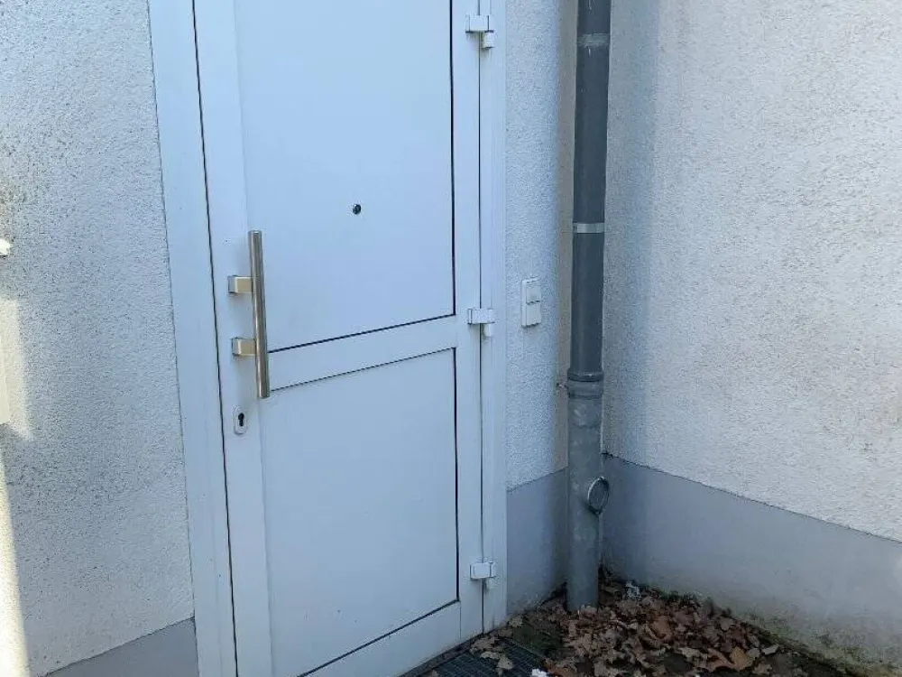 47105/142 Moderne 2-Zimmer-Souterrain-Wohnung mit eigenem Zugang und Gartenstück in Düsseldorf-Wittlaer
