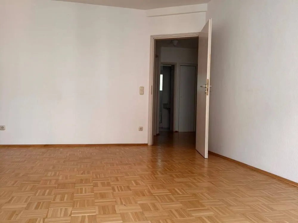 Erstbezug nach Sanierung; Möblierte 2-Zimmer Wohnung mit EBK
