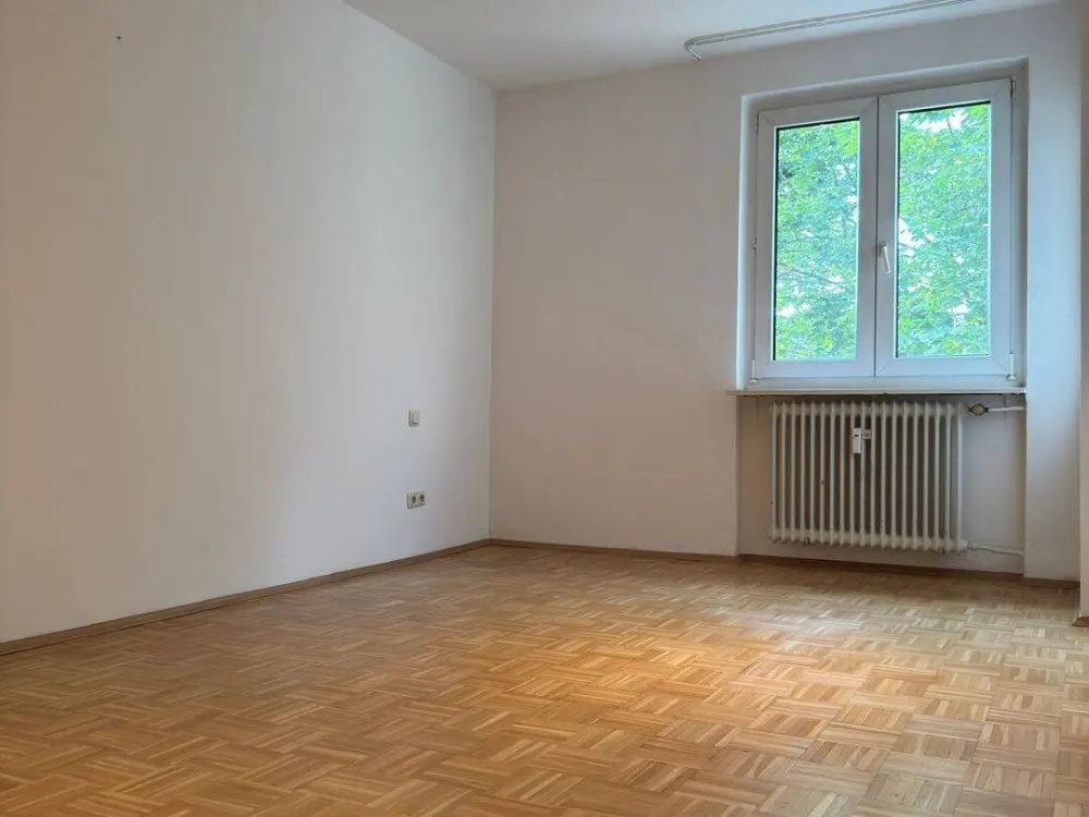 Erstbezug nach Sanierung; Möblierte 2-Zimmer Wohnung mit EBK