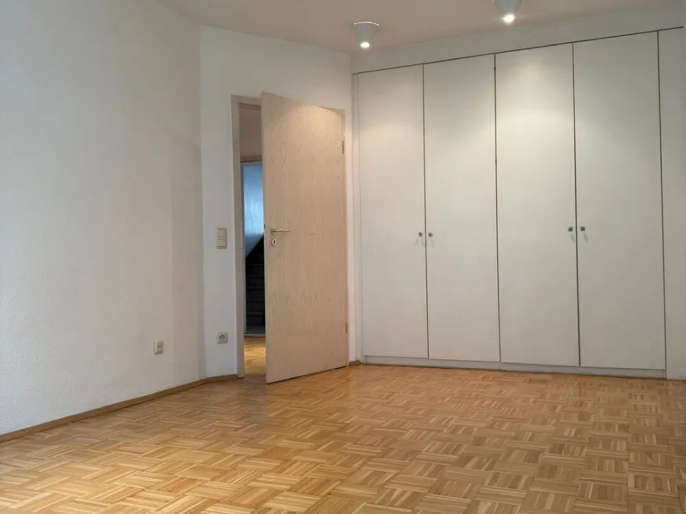 Erstbezug nach Sanierung; Möblierte 2-Zimmer Wohnung mit EBK