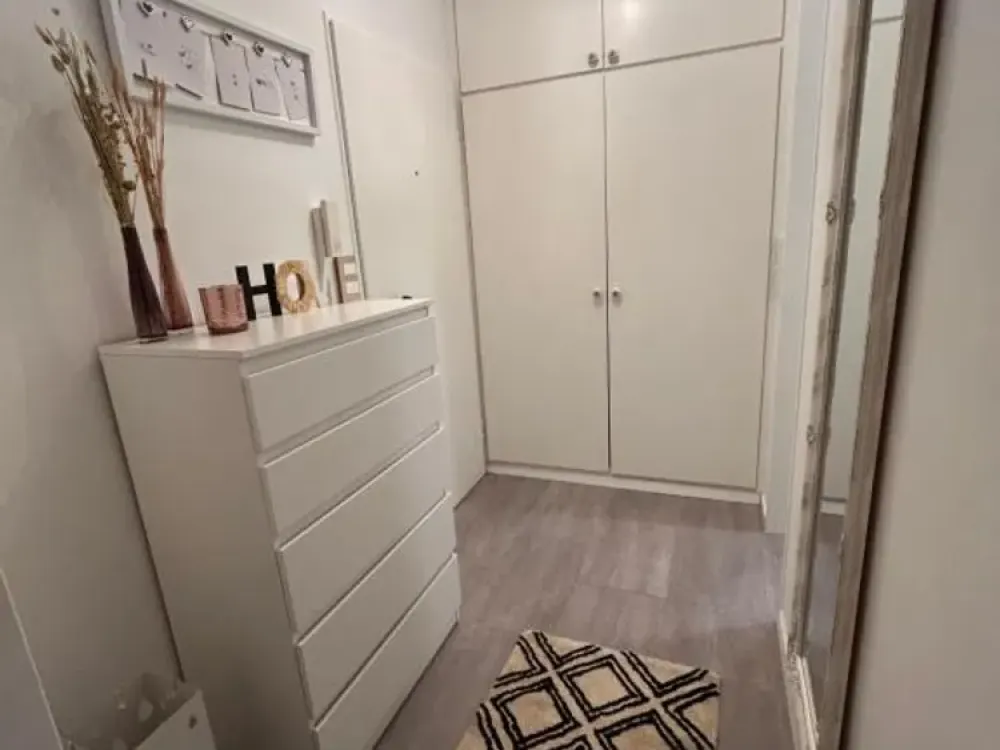 Voll möblierte und renovierte 1-Zimmer-Wohnung in Paderborn Schloss Neuhaus