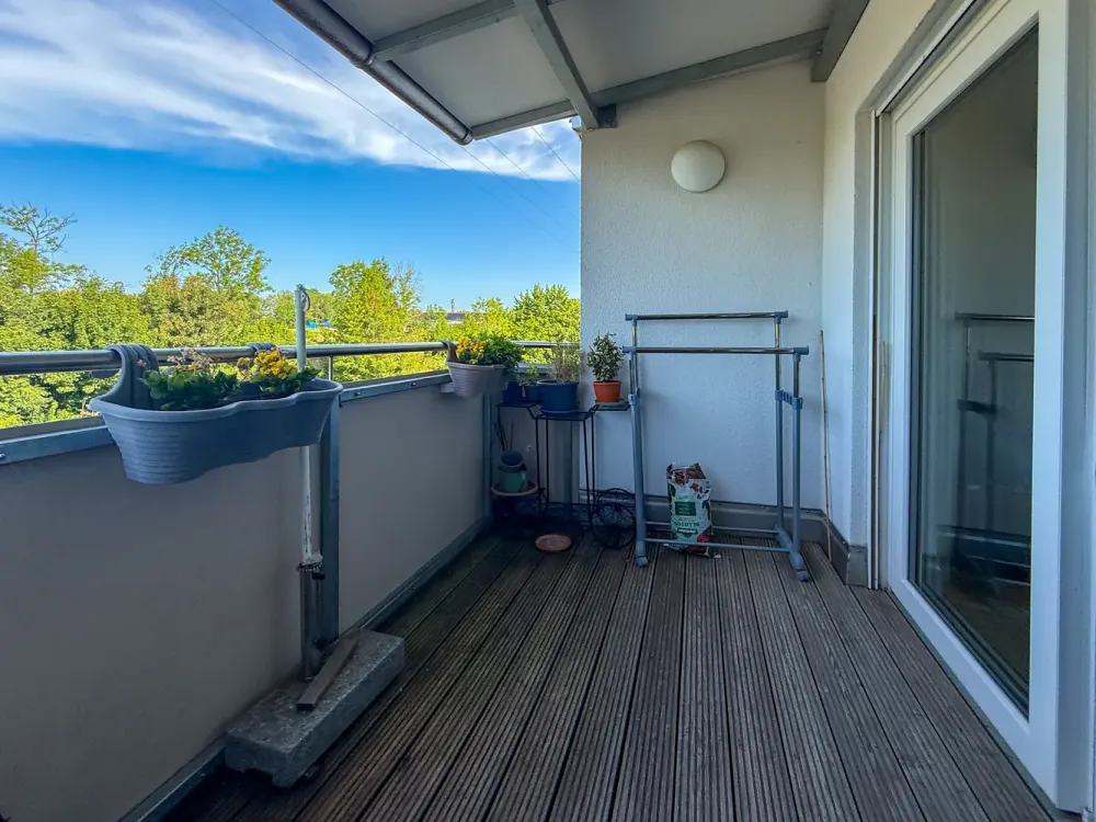 Großzügige 2 Zimmerwohnung mit Balkon in Neufinsing!