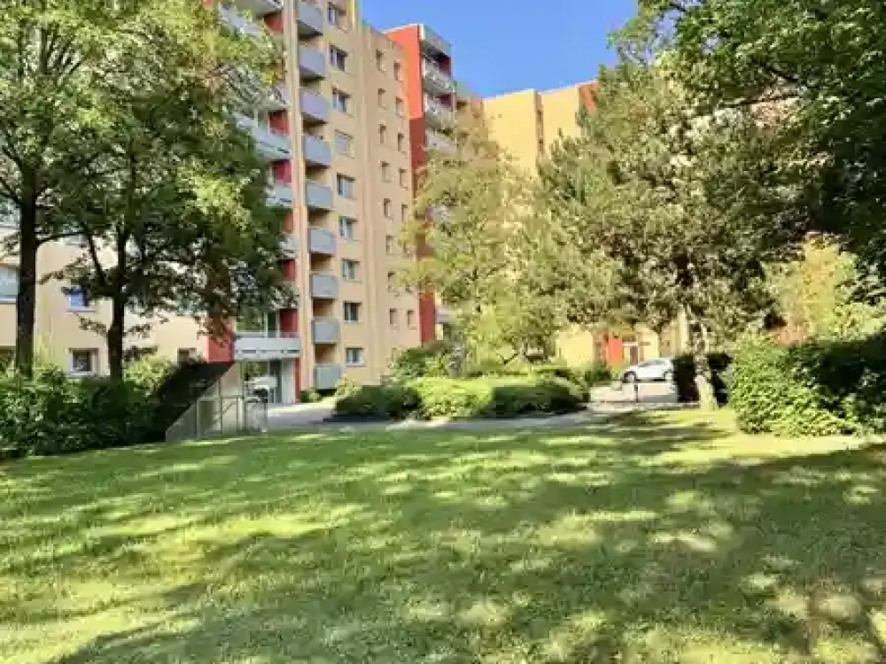 Helle, sonnige möblierte 3 Zi. Whg im 6 OG, traumhafter Blick, TG f. 1,5 Jahre zu vermieten