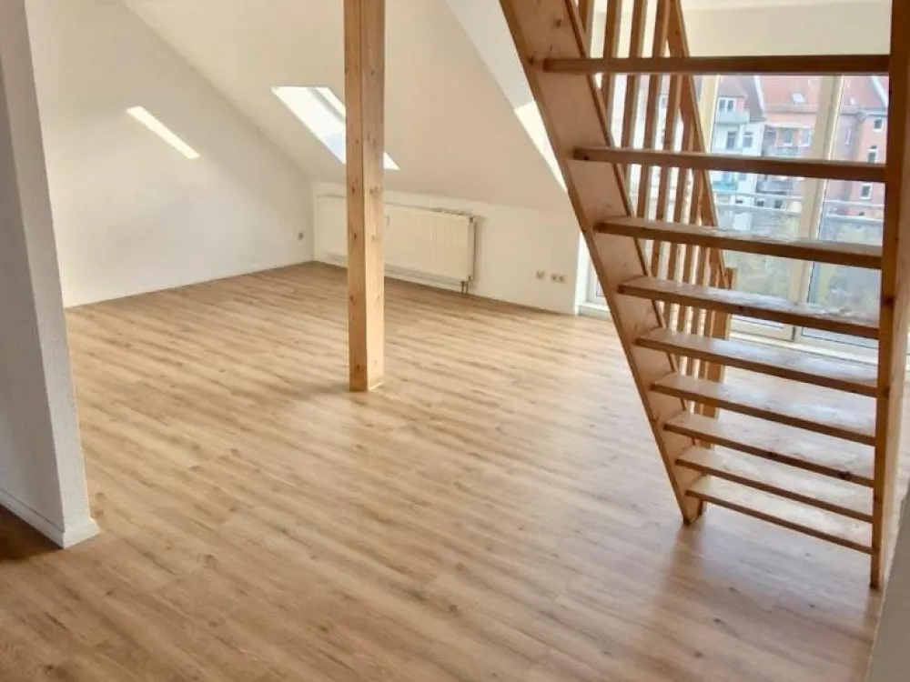 Ab 15.11. verfügbar, DG Wohnung mit 90 qm, 3 Zimmer