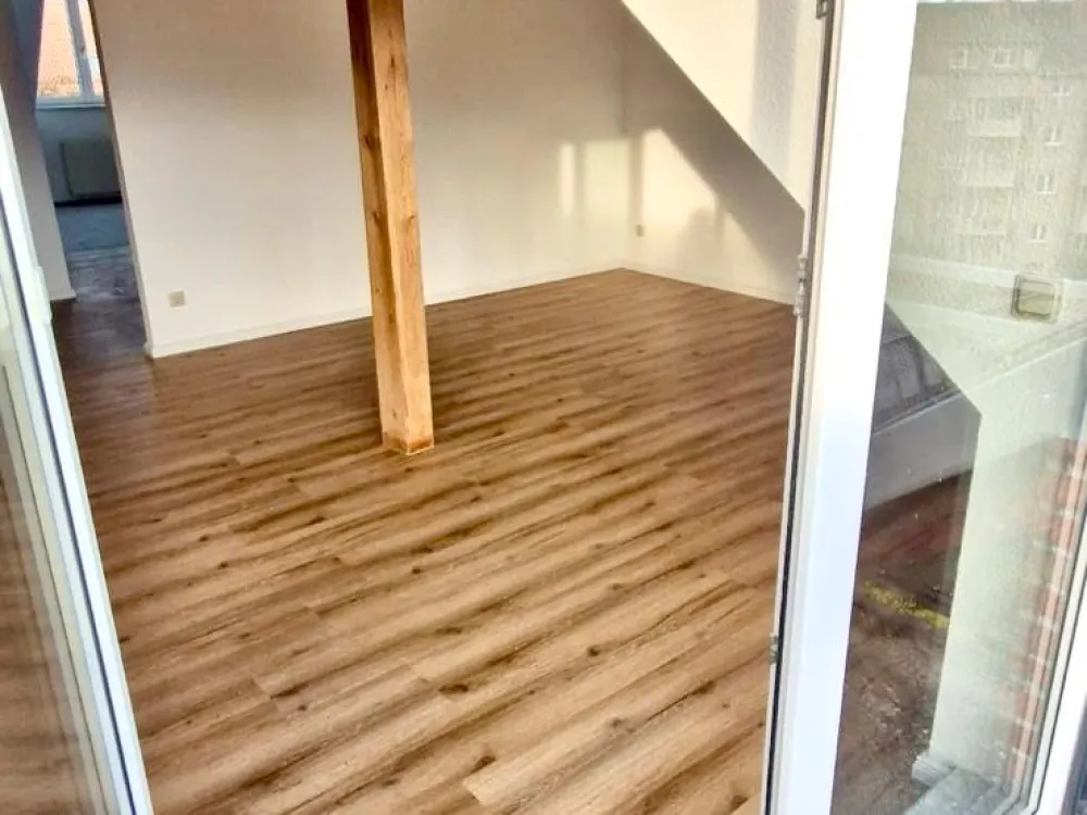 Ab 15.11. verfügbar, DG Wohnung mit 90 qm, 3 Zimmer
