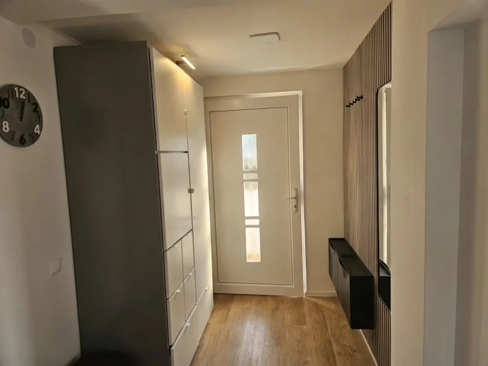 Charming Studio Apartment with High-Quality Interior and Fitted Kitchen in Ravensburg